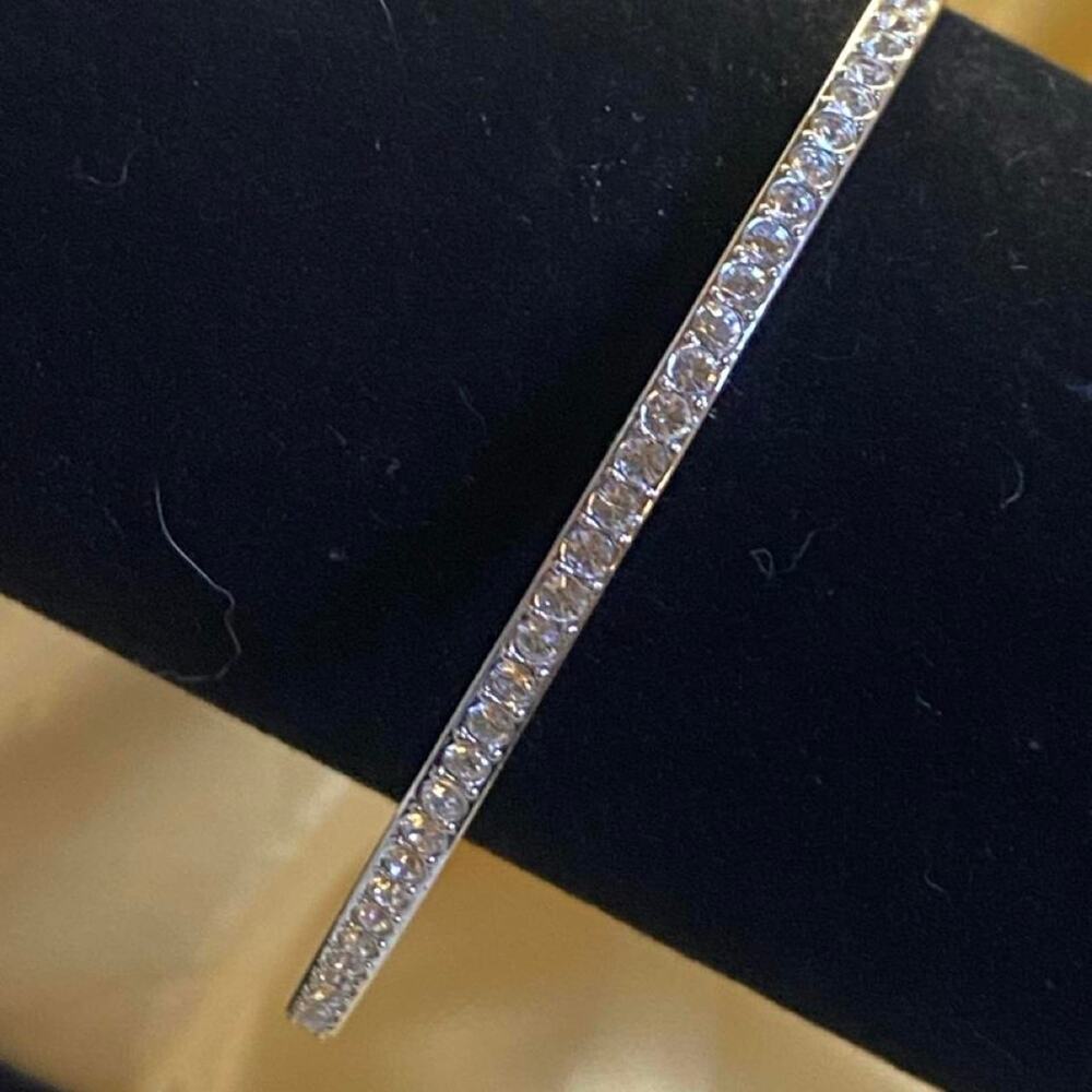 Retired Swarovski “Bolt” Crystal Bangle Bracelet Silver Medium M 5081365